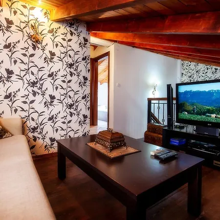 Archagelos House Apartmán *